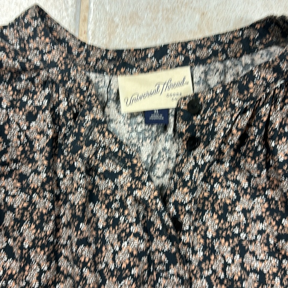 Universal Thread Top - Picture 4 of 7